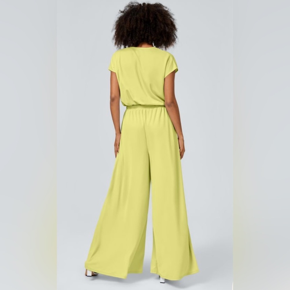 NWT Halara V Neck Short Sleeve Side Pocket Wide Leg Flowy Jumpsuit. Size Large - Picture 2 of 13